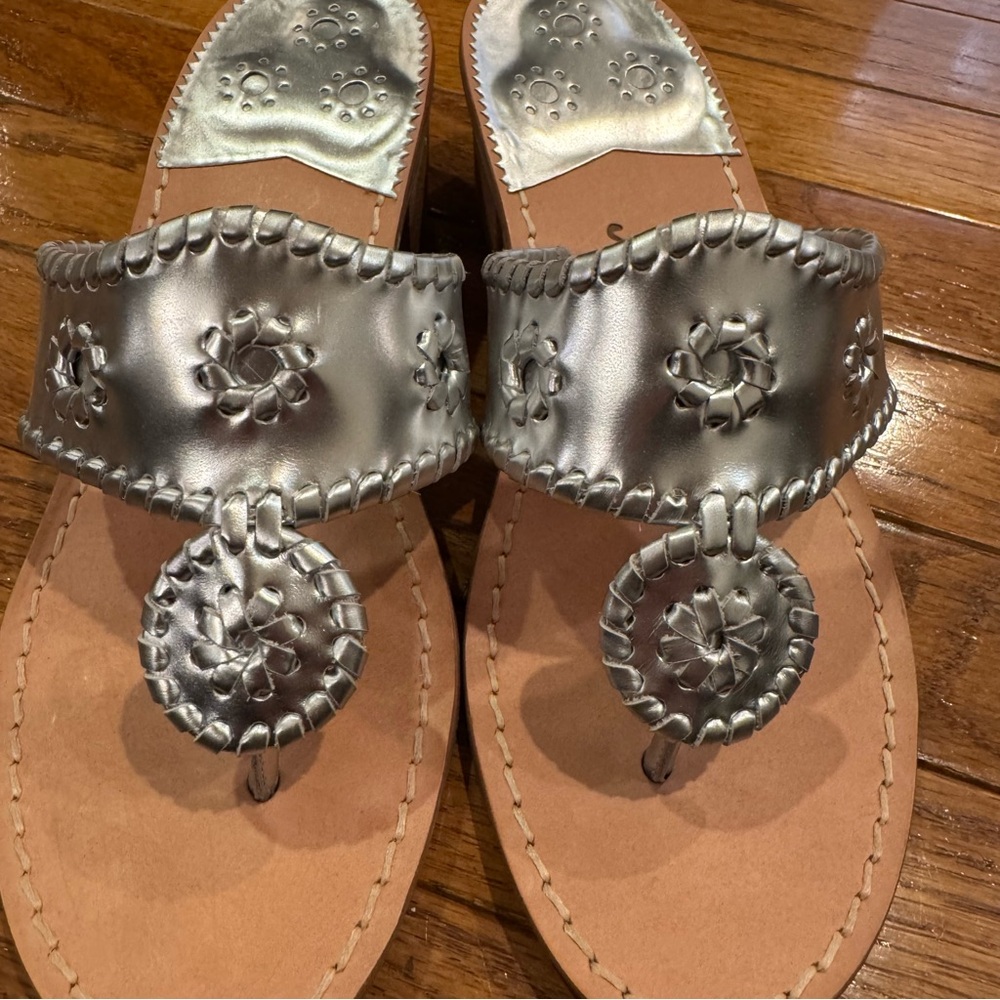 NWOB *RARE* Jack Rogers Metallic Silver Women's Sandals - Picture 2 of 6
